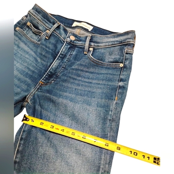 Aritzia Denim Forum | The Nico Mid Rise Skinny Crop | Woman's Jean |  Size 30 - Picture 7 of 14